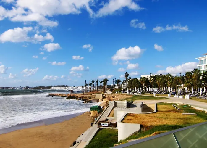 Phaedrus Living: Seaside Modern Flat Limnaria 123