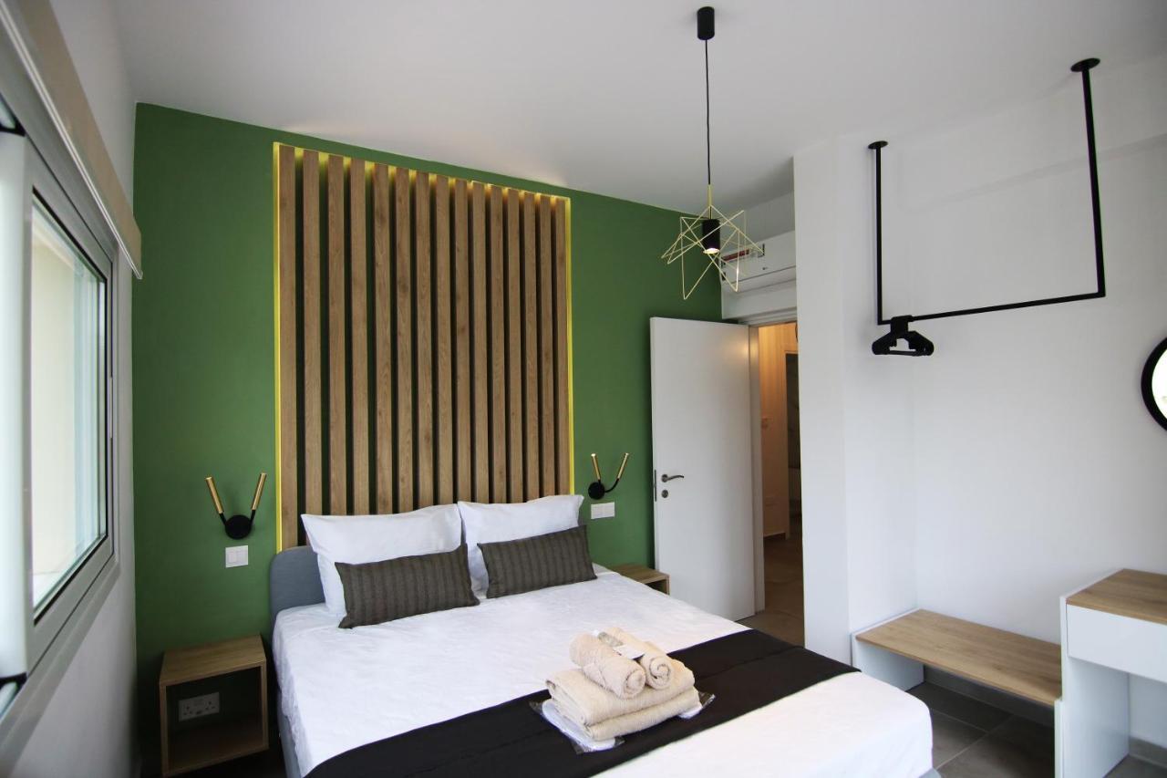 Phaedrus Living: Seaside Modern Flat Limnaria 123