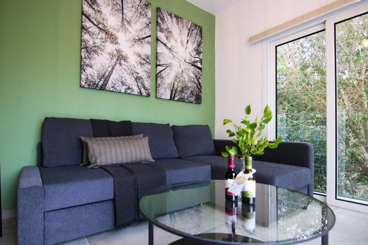 Apartment Phaedrus Living: Seaside Modern Flat Limnaria 123 *