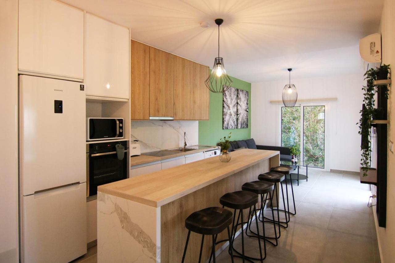 Phaedrus Living: Seaside Modern Flat Limnaria 123