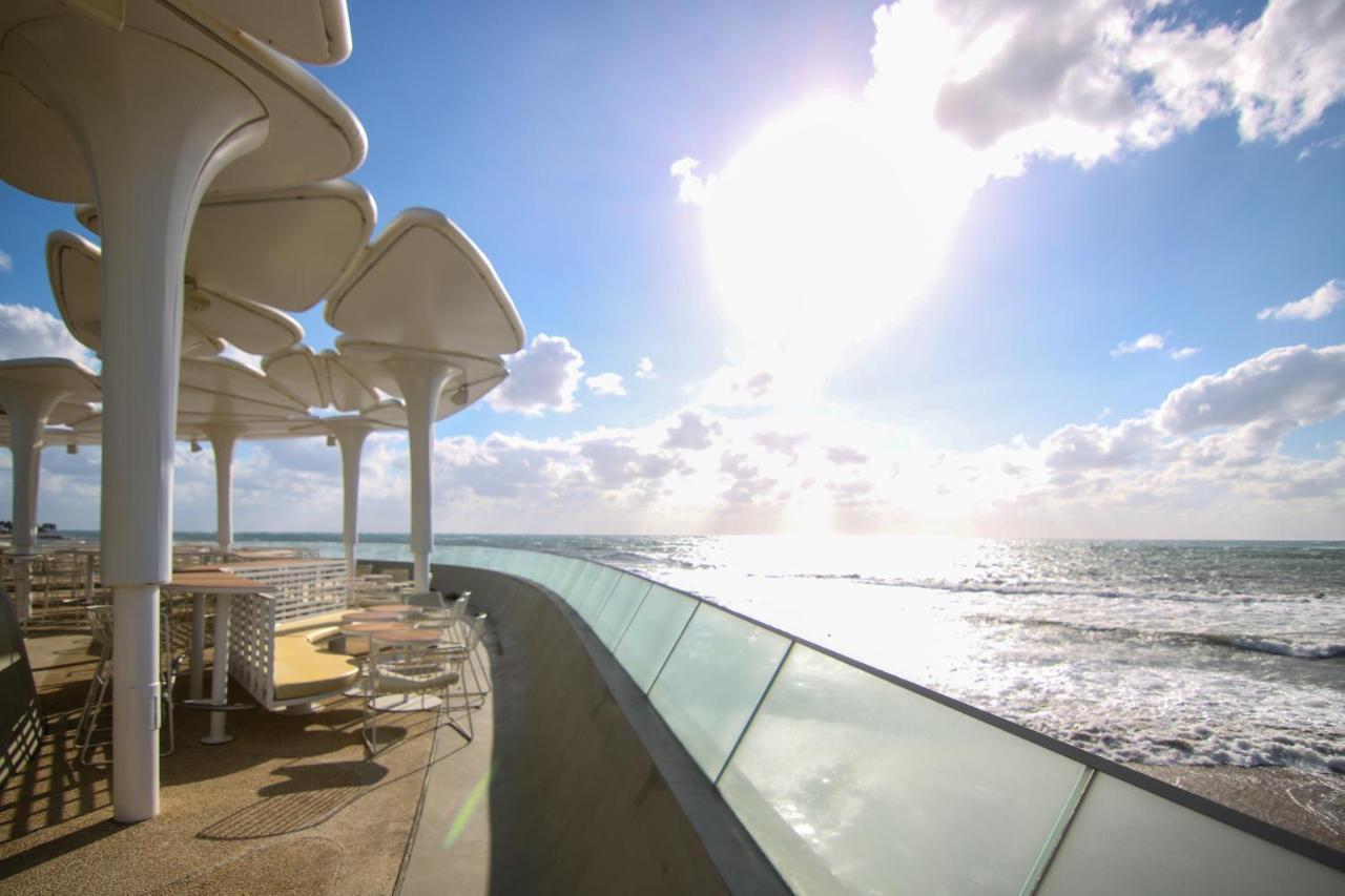 Phaedrus Living: Seaside Modern Flat Limnaria 123