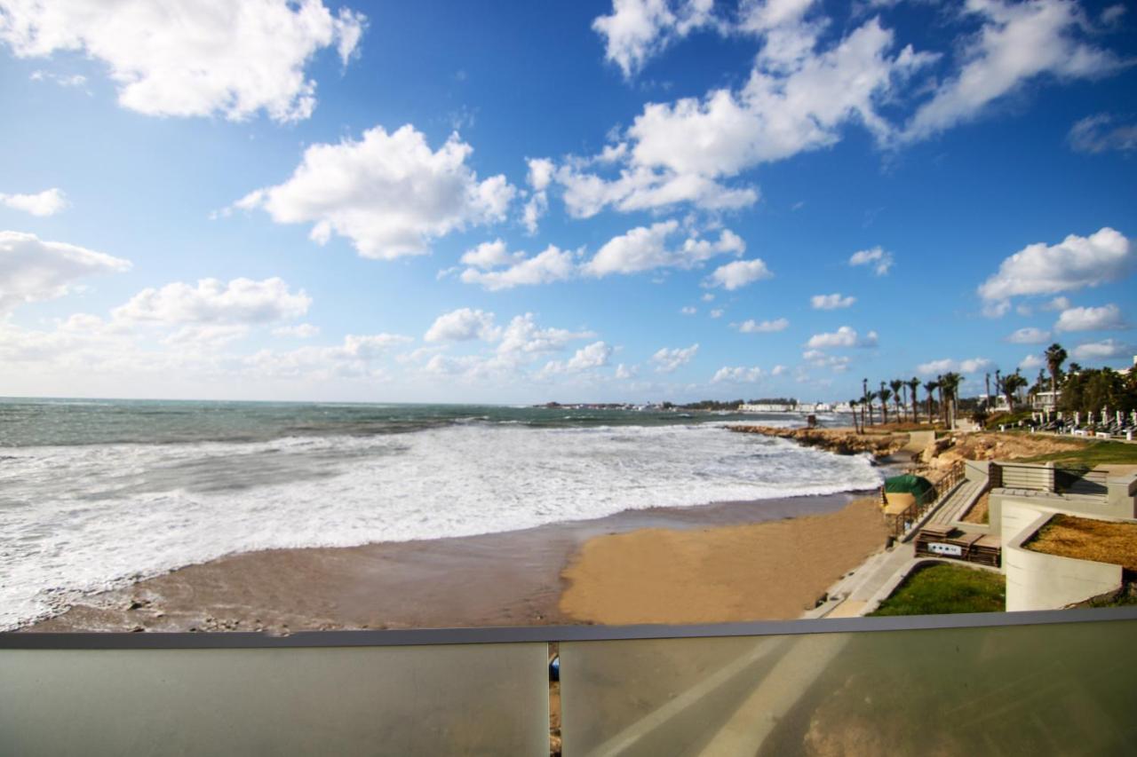Apartment Phaedrus Living: Seaside Modern Flat Limnaria 123